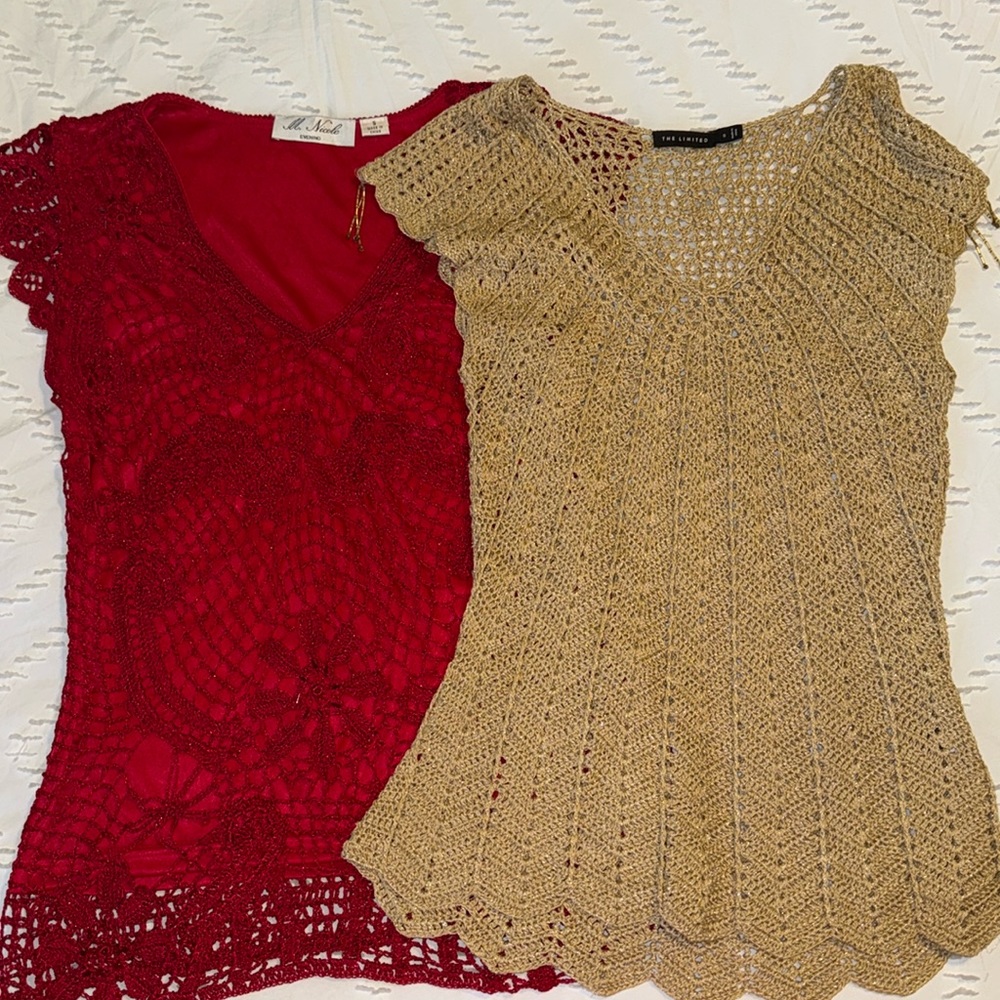 EUC Red and Gold Women's Holiday Party Shirt Bundle S Sparkle
